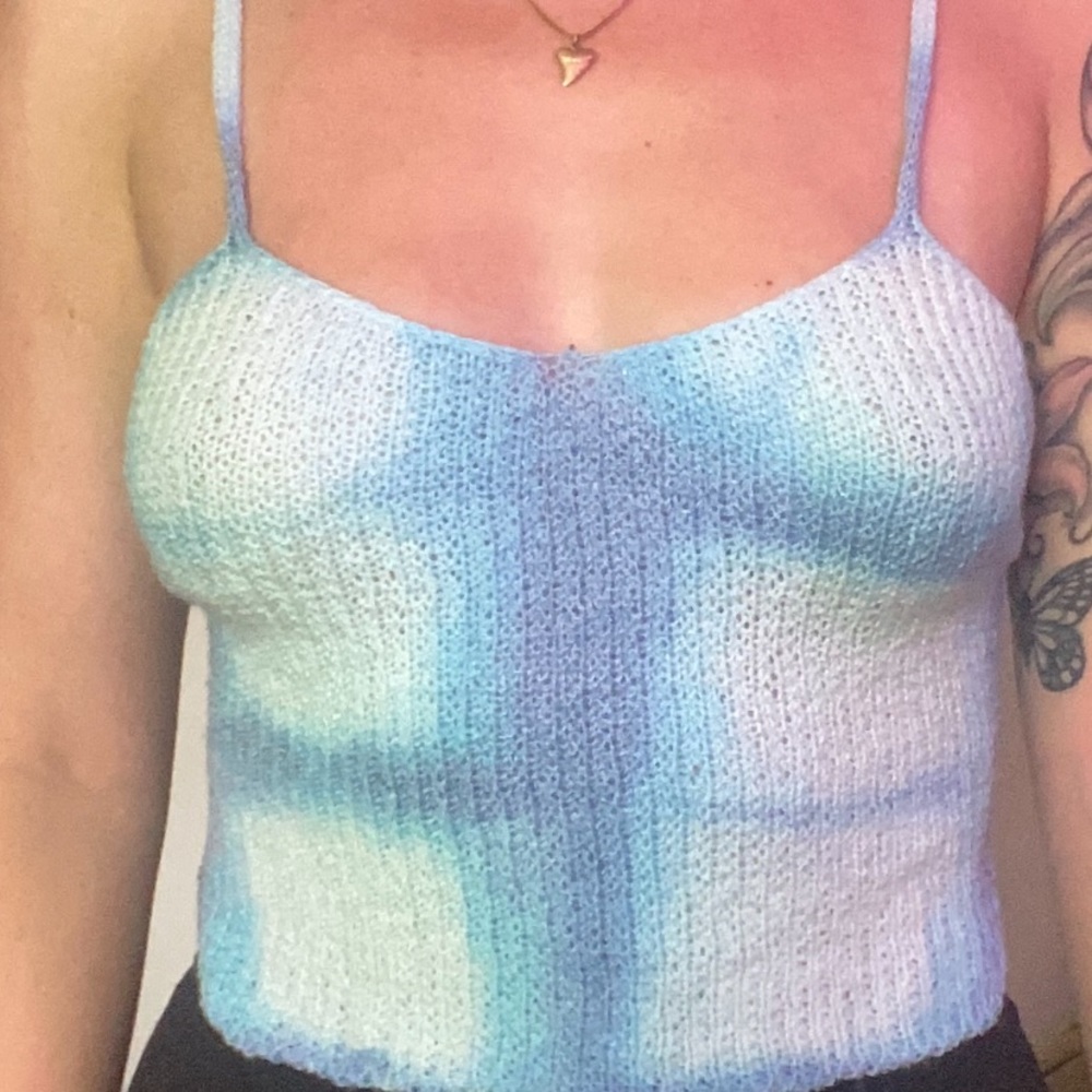 Crop top. Tie dye. Hand knit